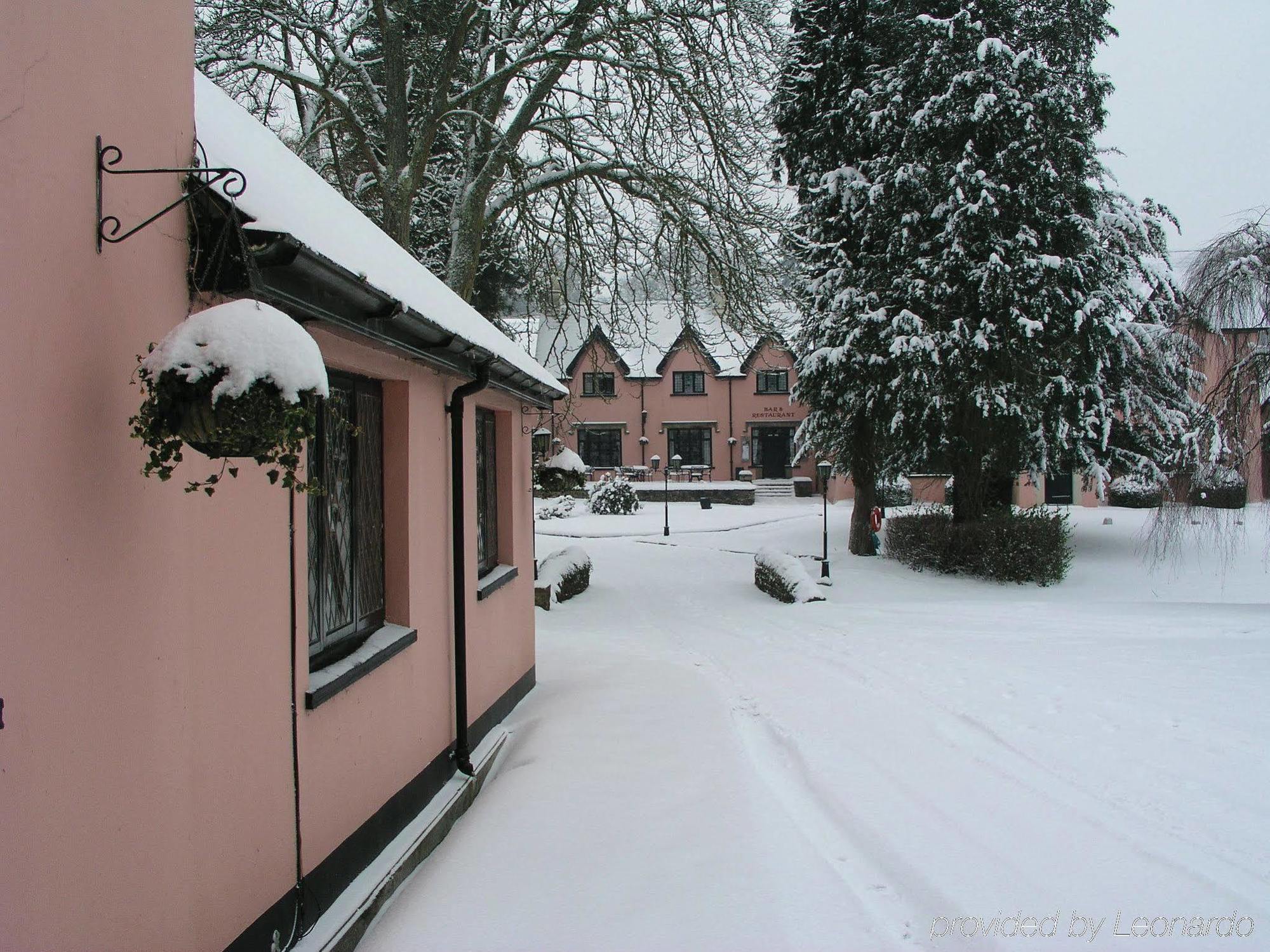 Cwrt Bleddyn Hotel & Spa Usk Extérieur photo