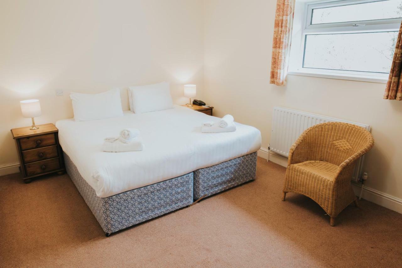 Cwrt Bleddyn Hotel & Spa Usk Extérieur photo
